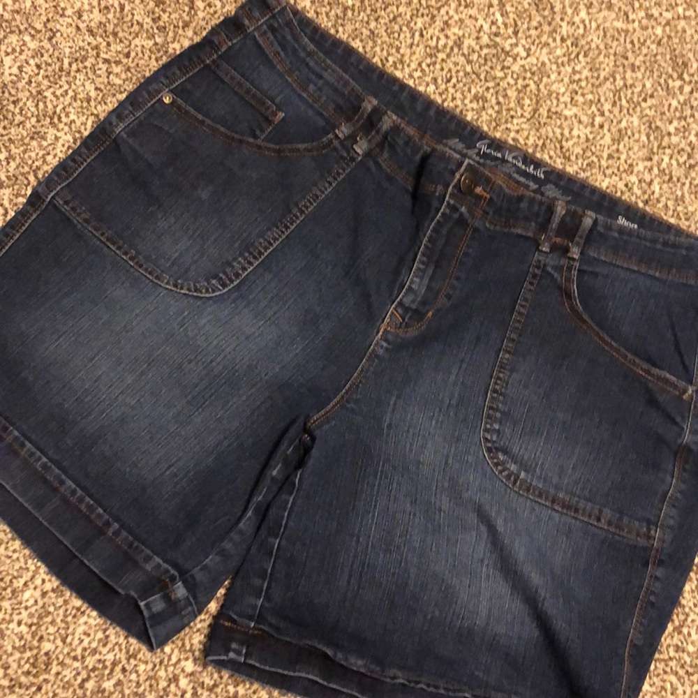 Gloria Vanderbilt Denim Shorts!